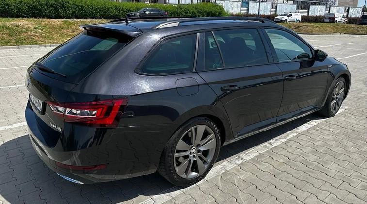 Skoda Superb cena 87000 przebieg: 161000, rok produkcji 2017 z Kraków małe 326